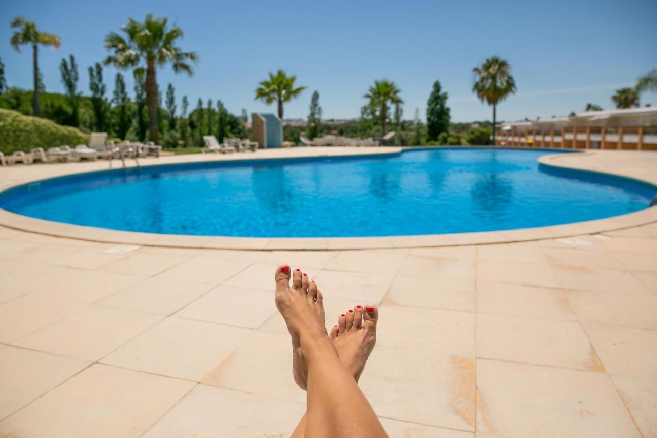 Sunny Villa Facing The Swimming Pool Fontainhas  Exteriör bild