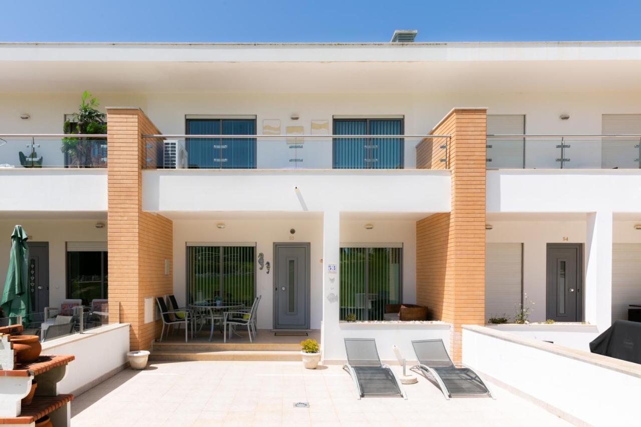 Sunny Villa Facing The Swimming Pool Fontainhas  Exteriör bild